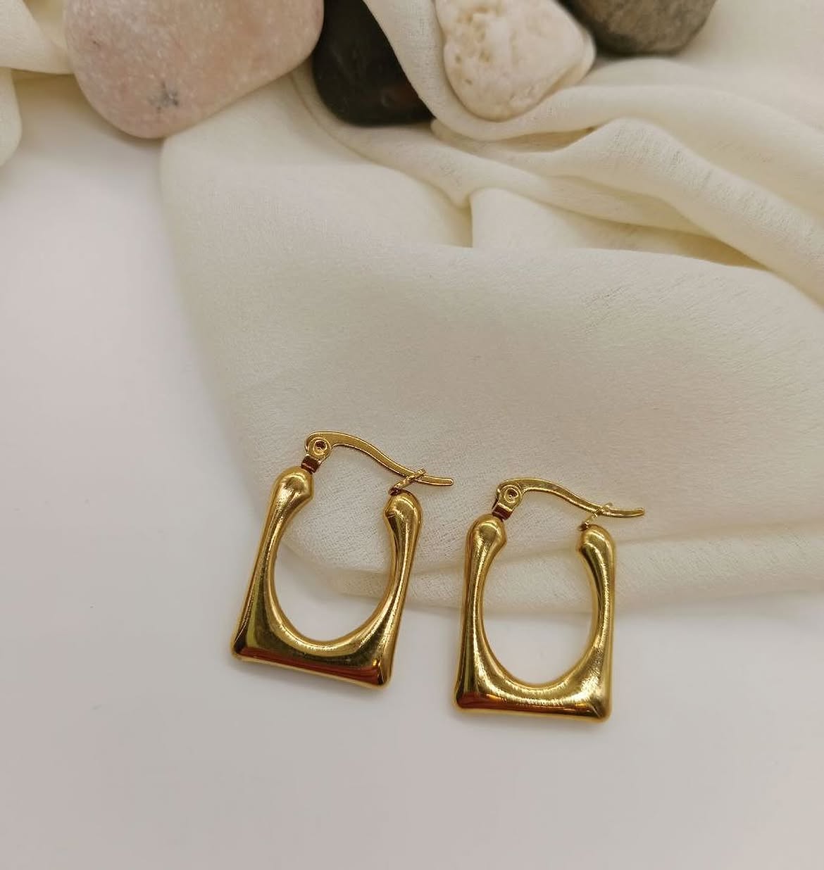 Luna Curve Hoops