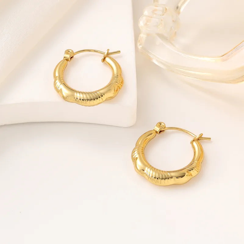 Luna Sculpted Gold  Earing