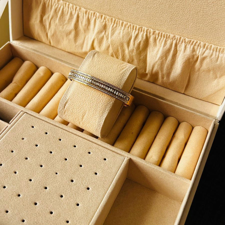 DIAMOND CRYSTAL BANGLE