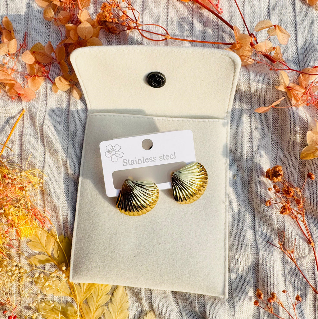 Gold Shell Stud
