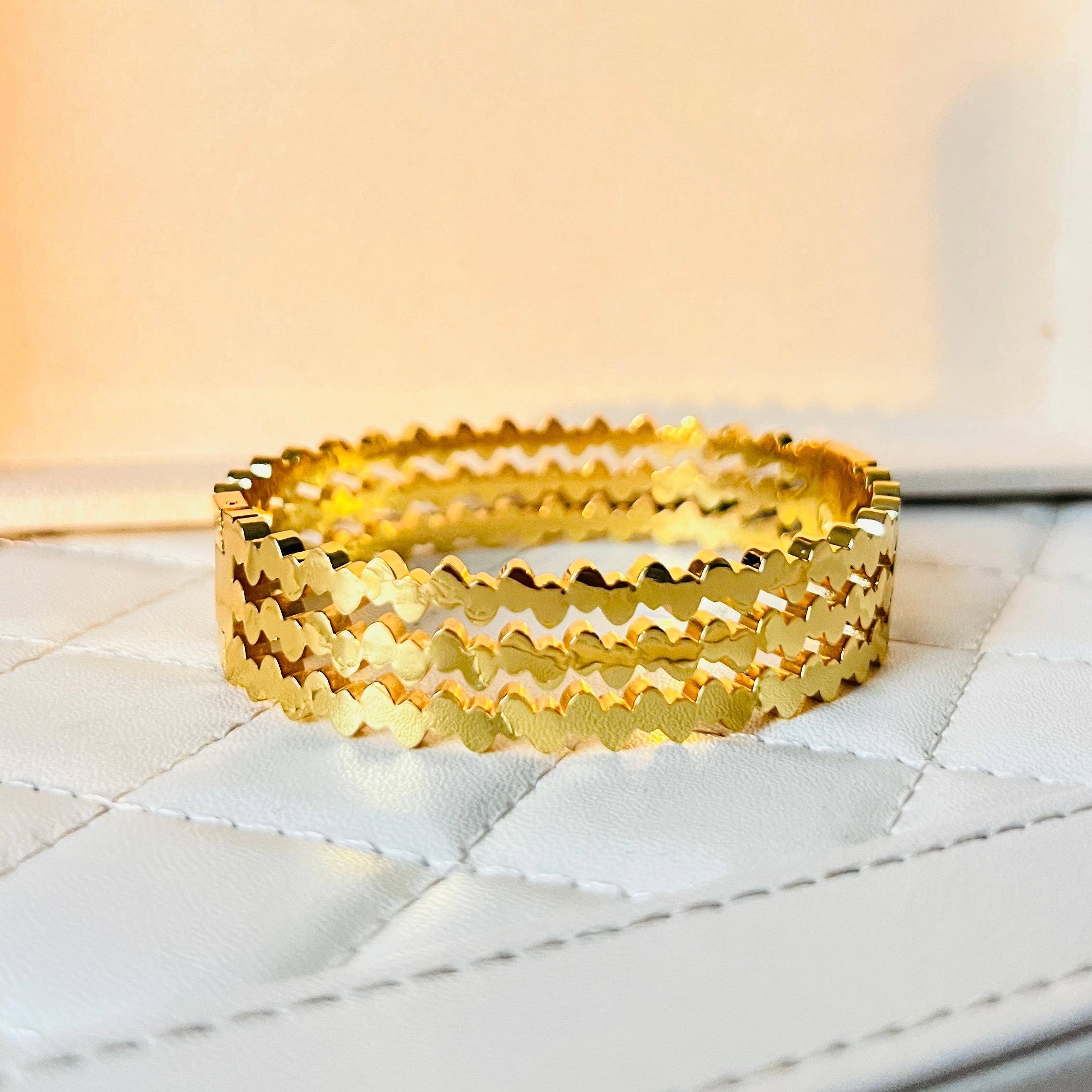 TRIPLE WAVE BANGLE